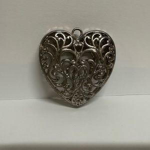 Large heart pendant